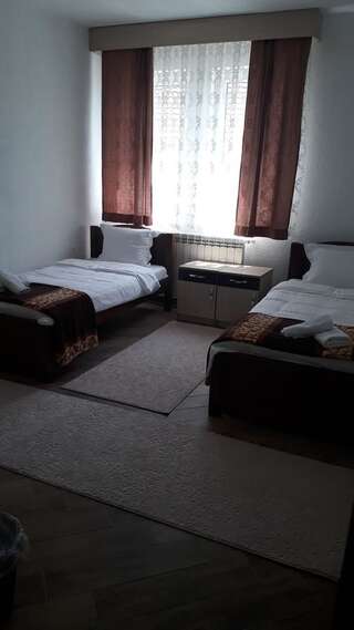 Гостевой дом Apartmani Ambiente Плав Двухместный номер с 1 кроватью и видом на горы-3
