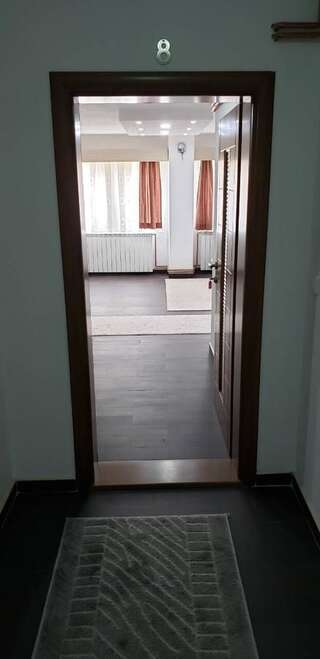 Гостевой дом Apartmani Ambiente Плав Стандартный двухместный номер с 2 отдельными кроватями и видом на горы-8